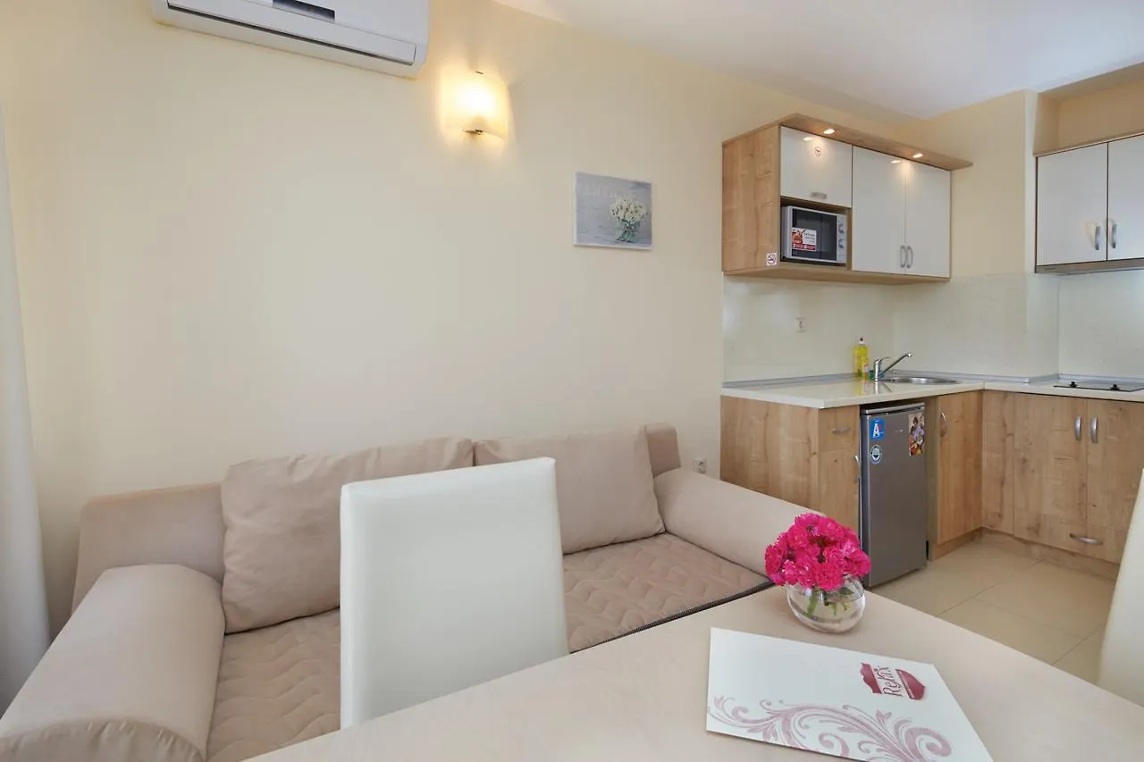 Relax Holiday Complex & Spa Napospart